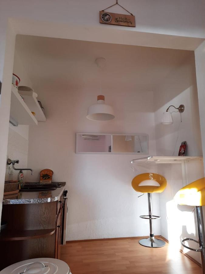 Studio-Appartements Emwey Trogir Buitenkant foto