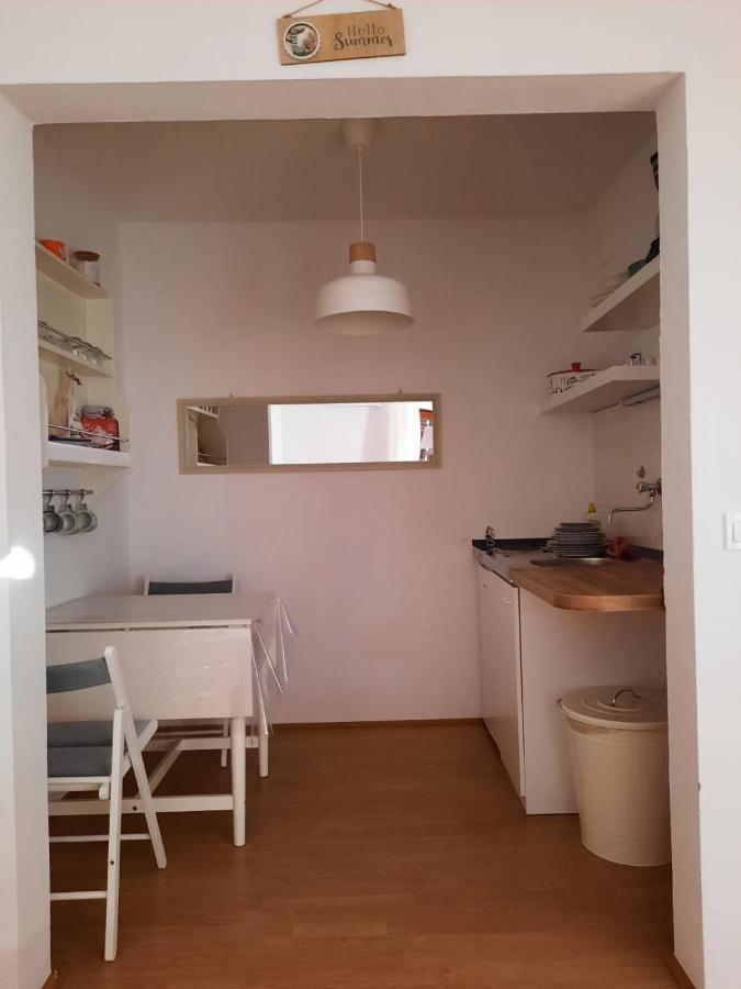 Studio-Appartements Emwey Trogir Buitenkant foto