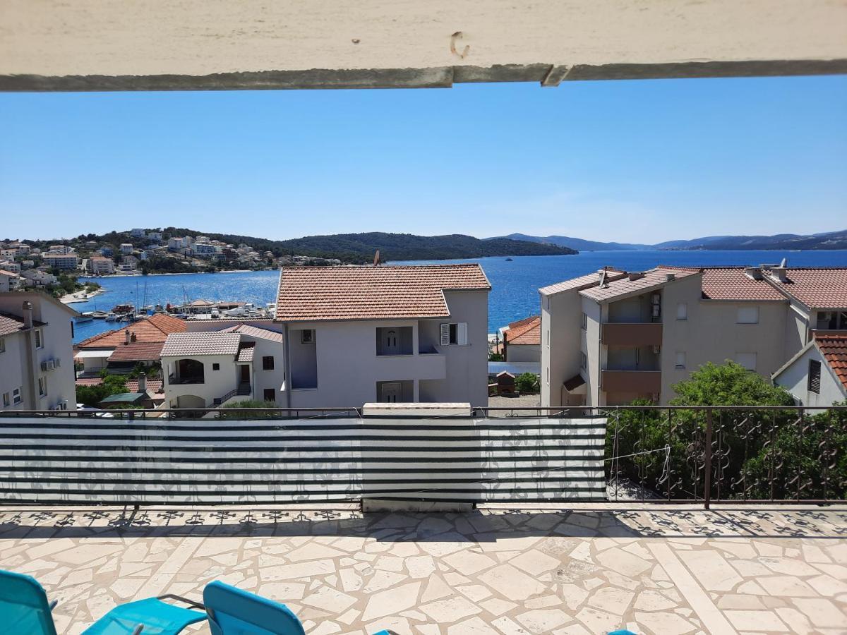 Studio-Appartements Emwey Trogir Buitenkant foto