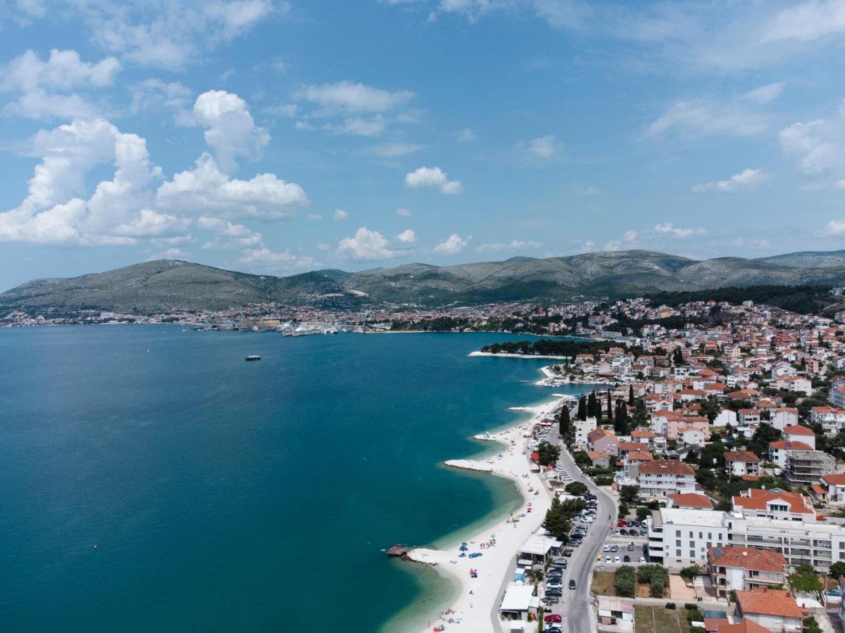 Studio-Appartements Emwey Trogir Buitenkant foto