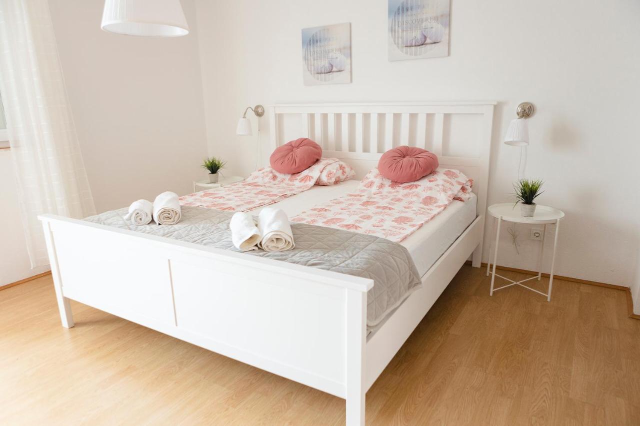 Studio-Appartements Emwey Trogir Buitenkant foto