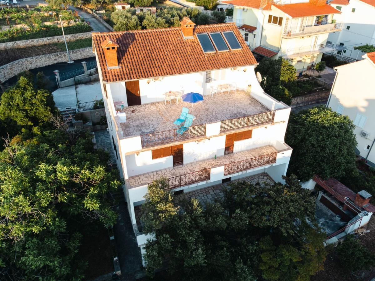 Studio-Appartements Emwey Trogir Buitenkant foto