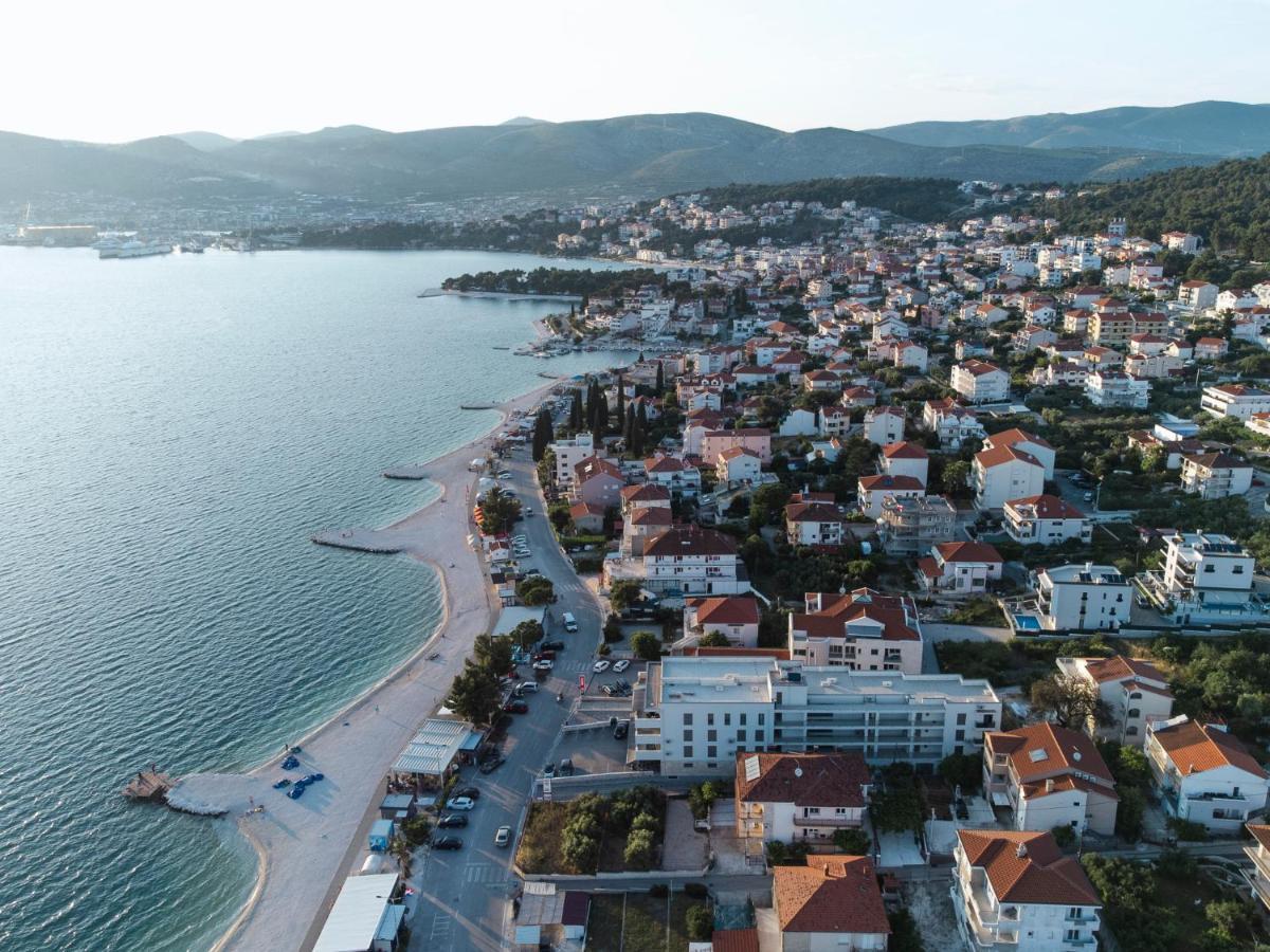 Studio-Appartements Emwey Trogir Buitenkant foto